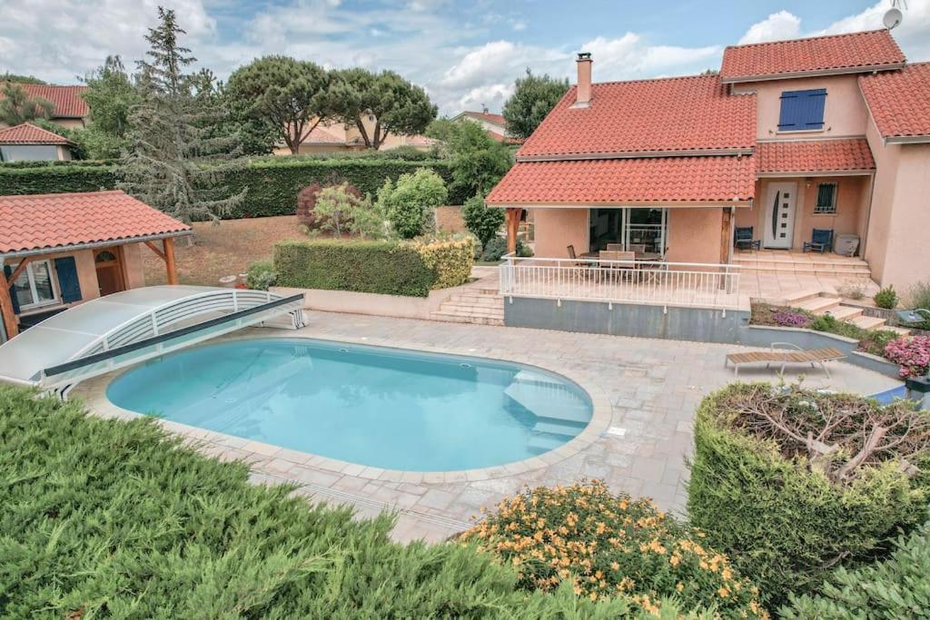 Magnifique Maison A Lentilly - Piscine المظهر الخارجي الصورة